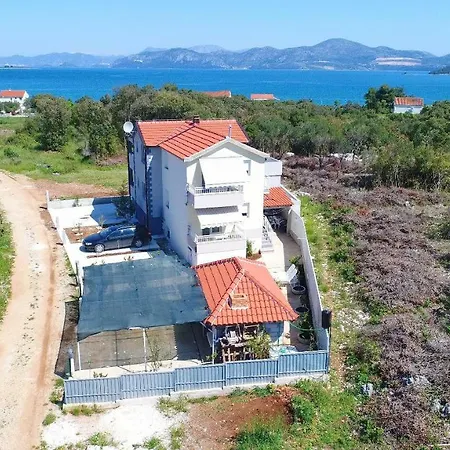 As Peljesac Apartman *
